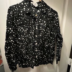 Fun star print button down shirt by Draper’s & Damon’s. Petite Medium